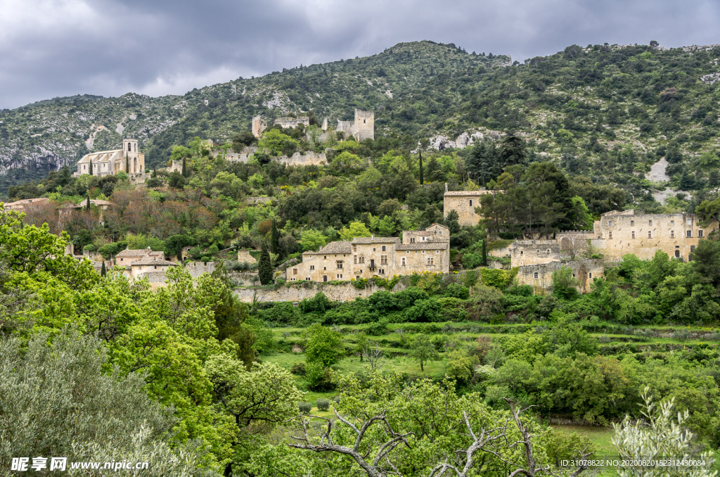 中世纪田园风景摄影图