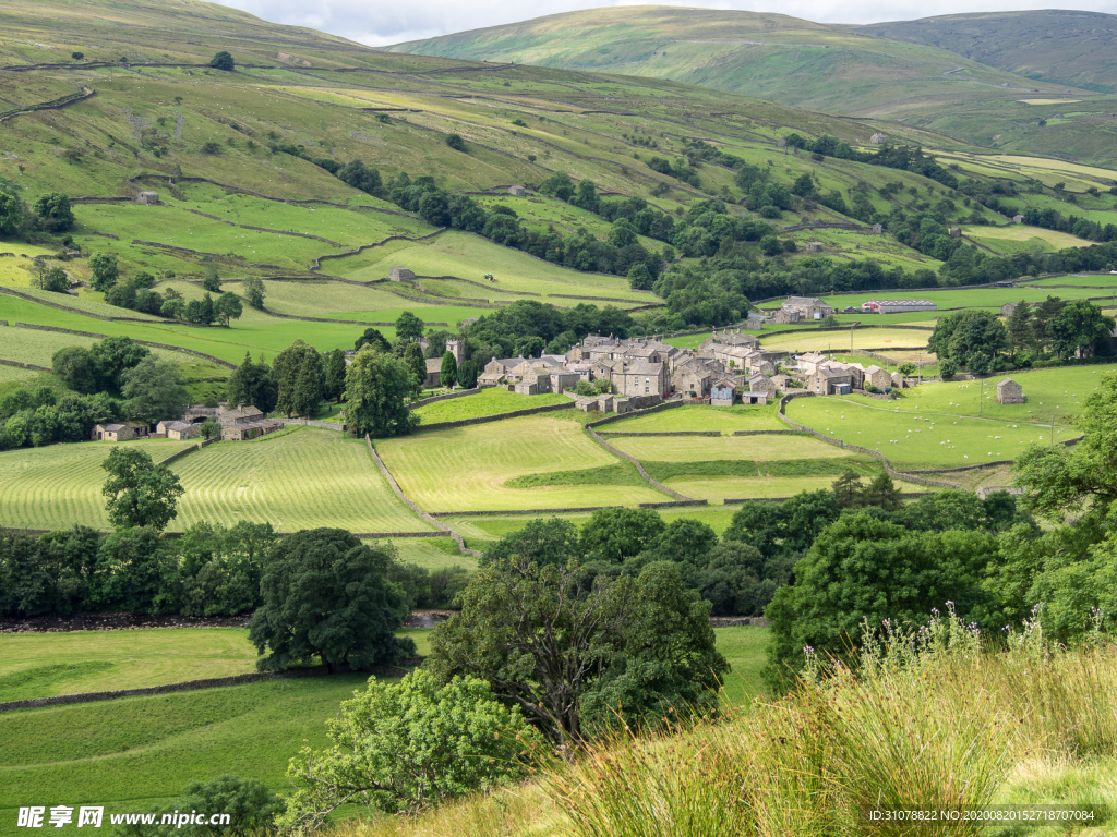 中世纪田园风景摄影图