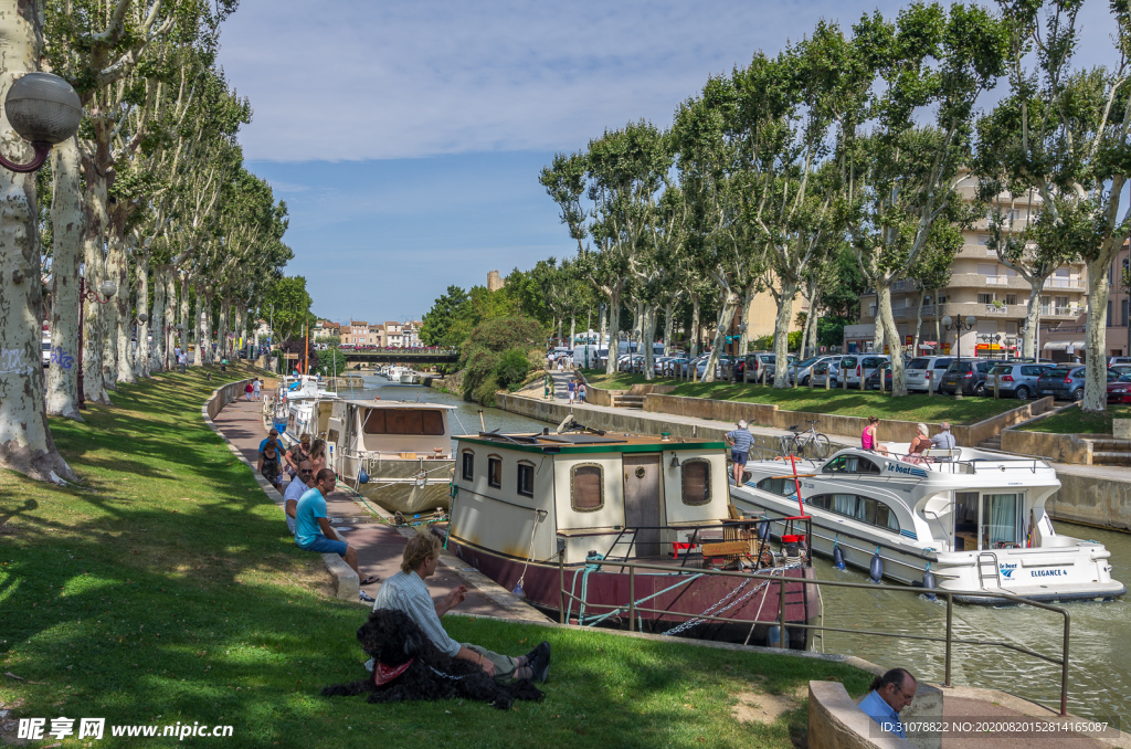 中世纪田园风景摄影图