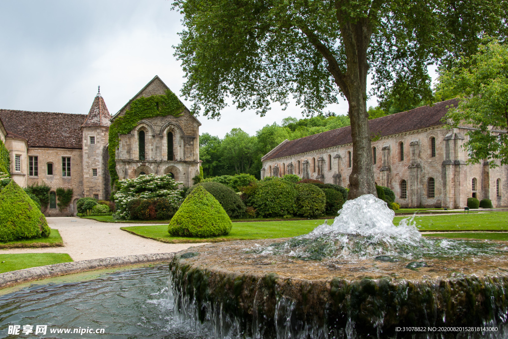 中世纪田园风景摄影图