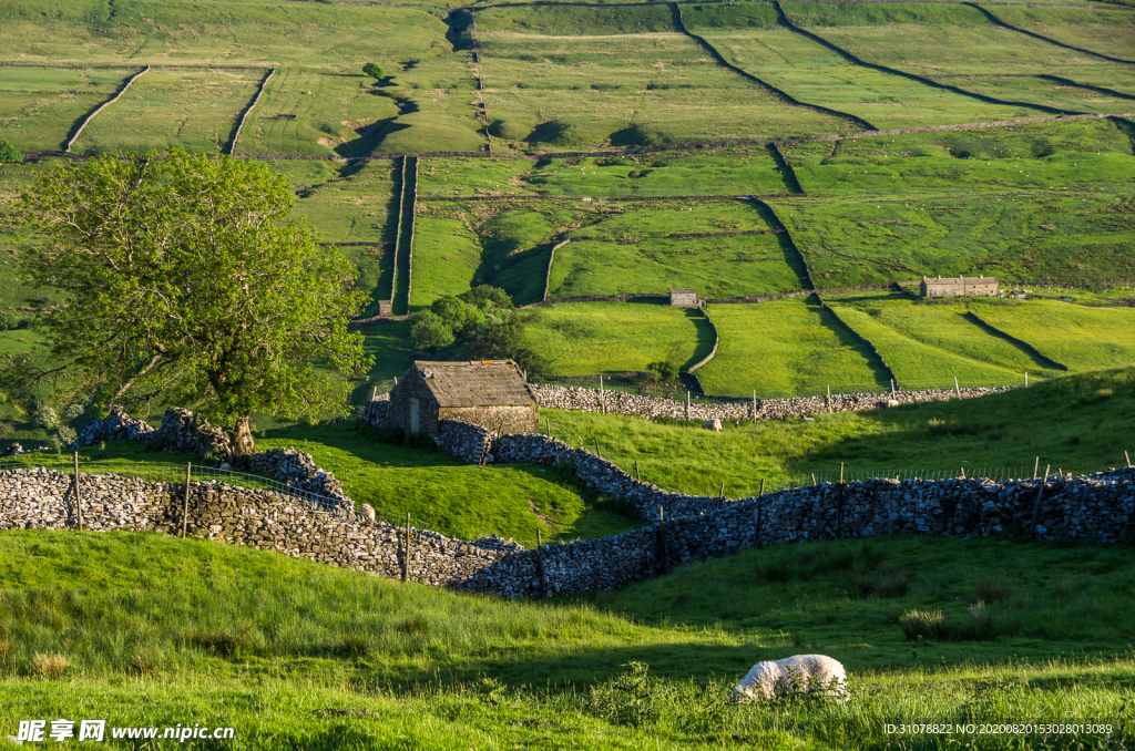 中世纪田园风景摄影图