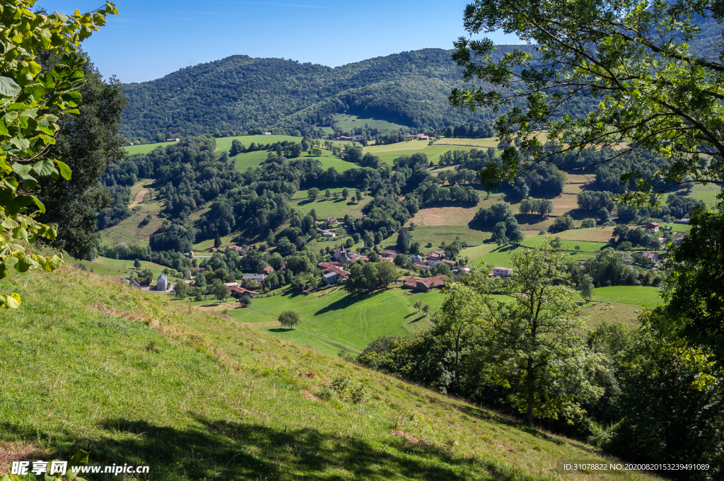 中世纪田园风景摄影图