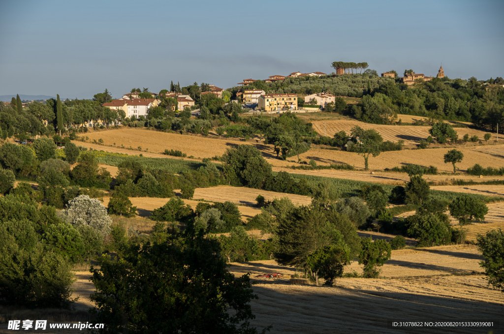 中世纪田园风景摄影图