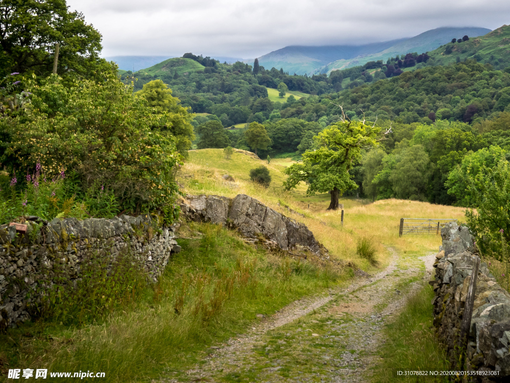 中世纪田园风景摄影图