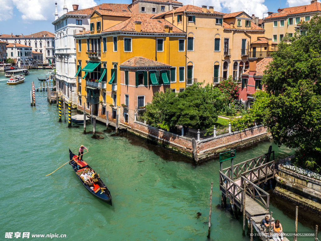 中世纪田园风景图