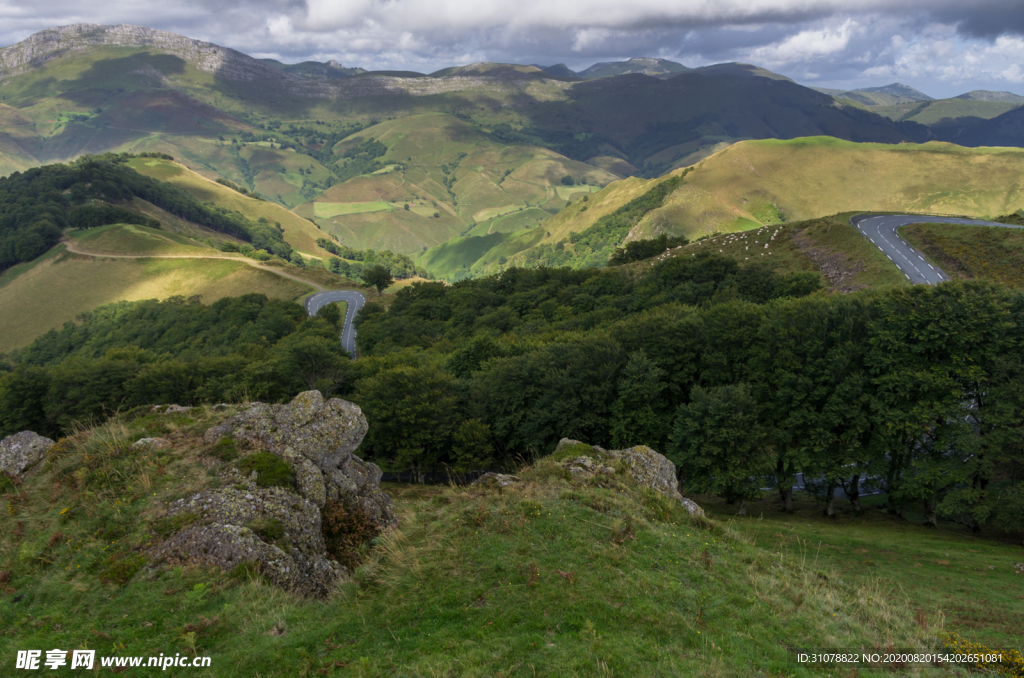 中世纪田园风景图
