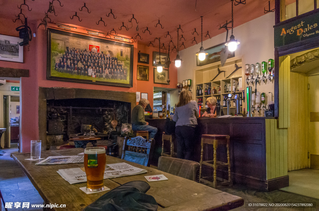 中世纪田园风景图