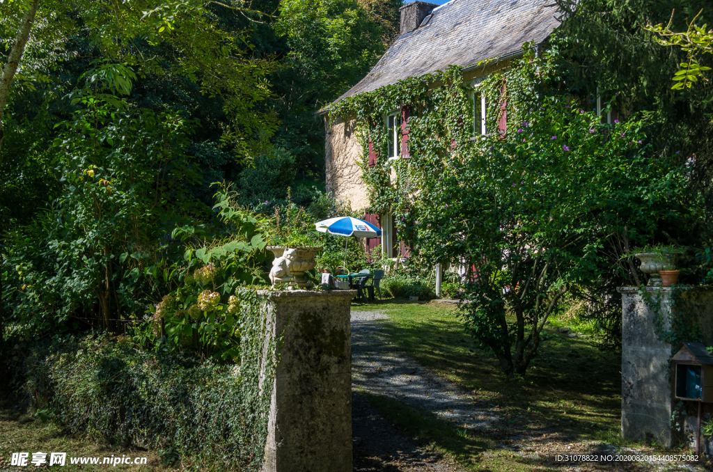 中世纪田园风景图