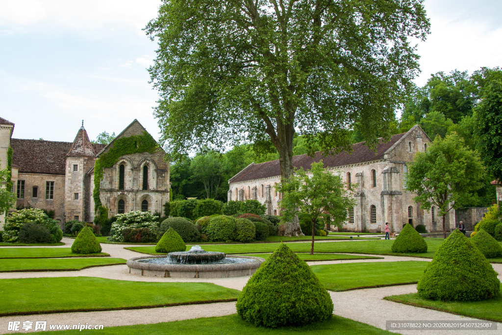 中世纪田园风景图