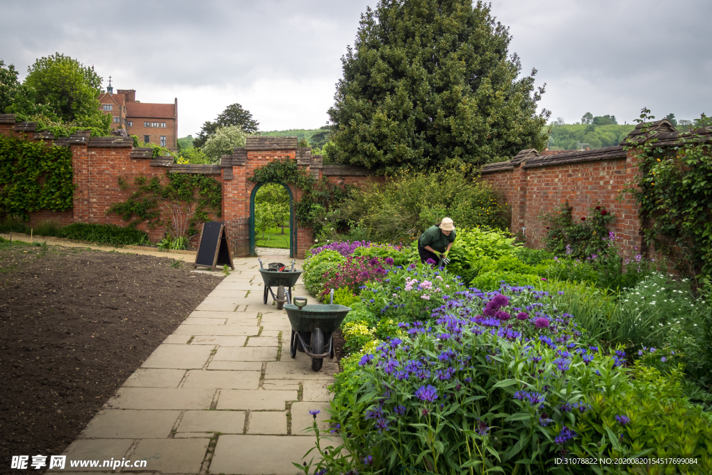 中世纪田园风景图