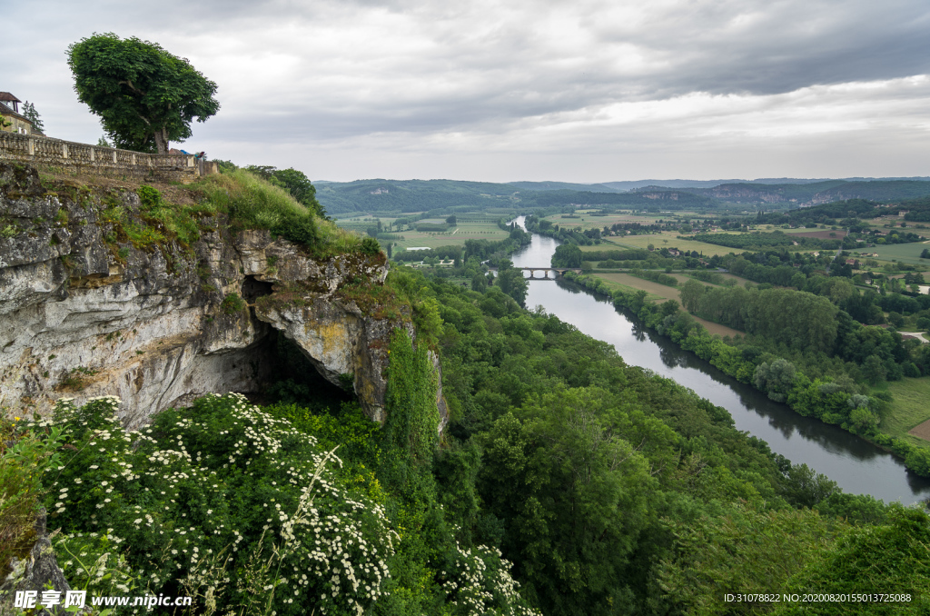 中世纪田园风景图