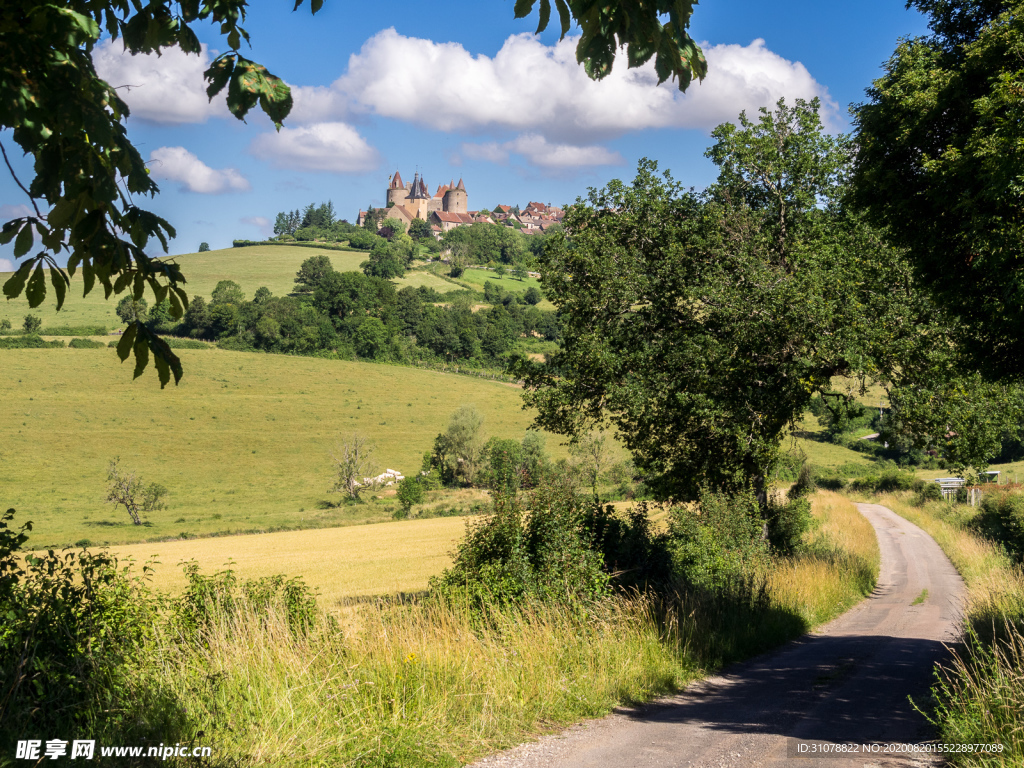 中世纪田园风景图