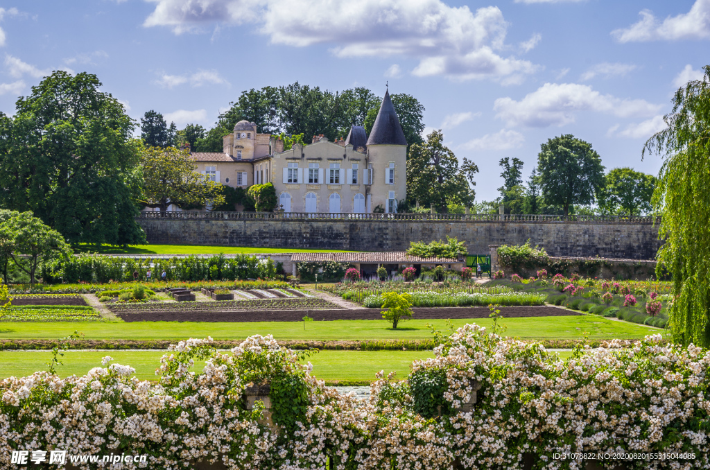 中世纪田园风景图