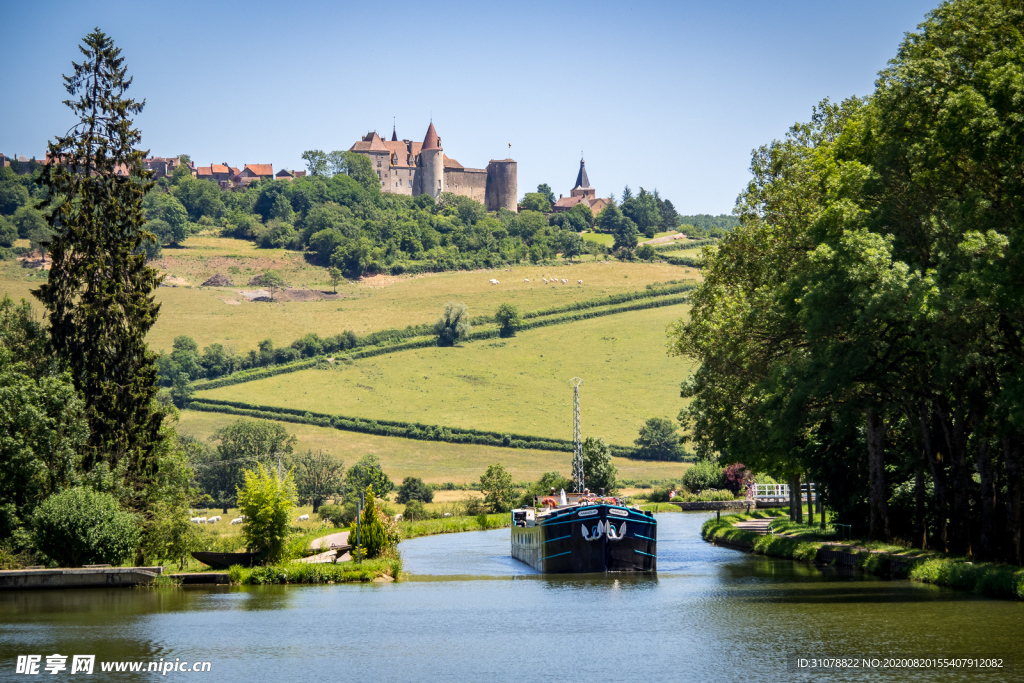 中世纪田园风景图