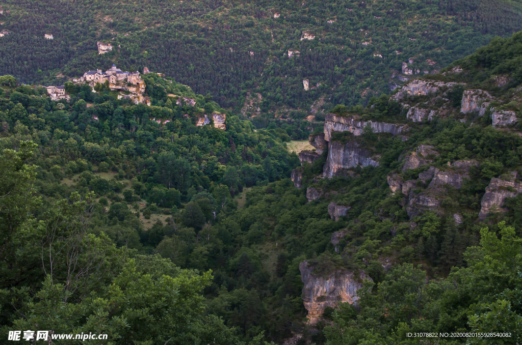 中世纪田园风景图