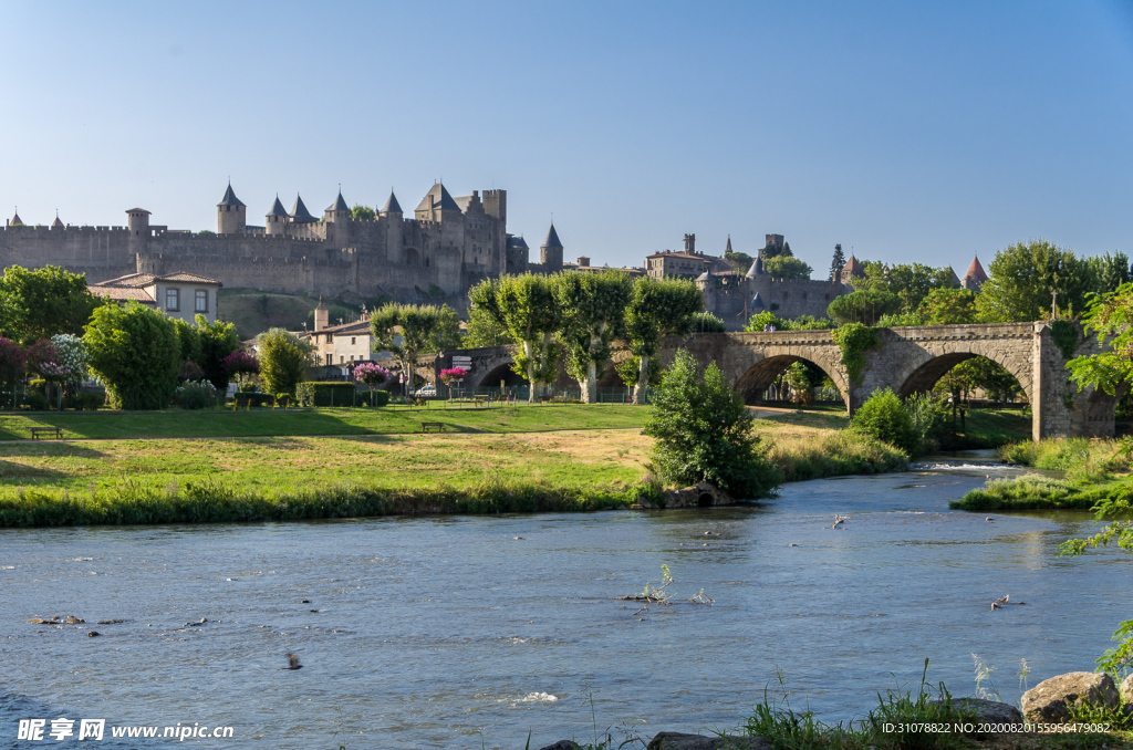 中世纪田园风景图