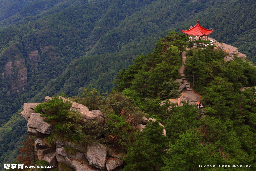 庐山观云亭鹰嘴石