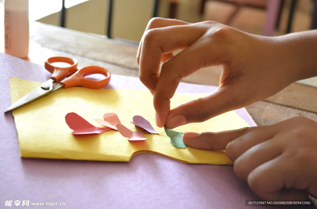 心形爱心剪纸元素