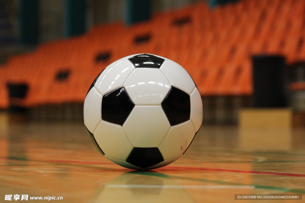 足球