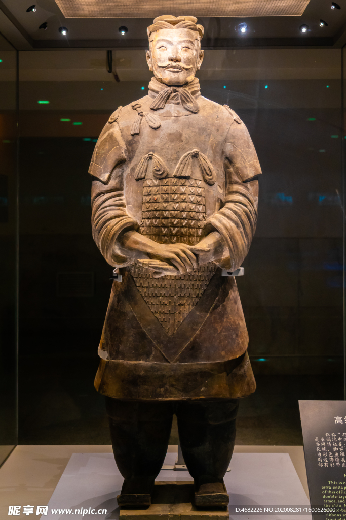 秦兵马俑二号坑遗址高级军吏俑