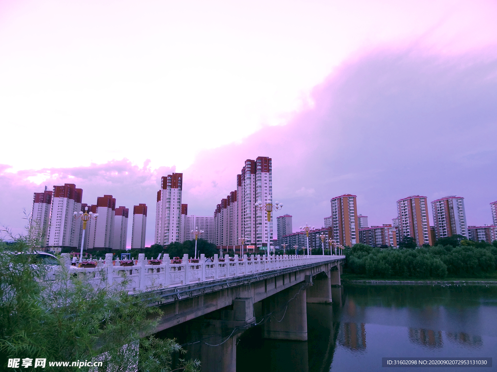 平山县城冶河桥风景