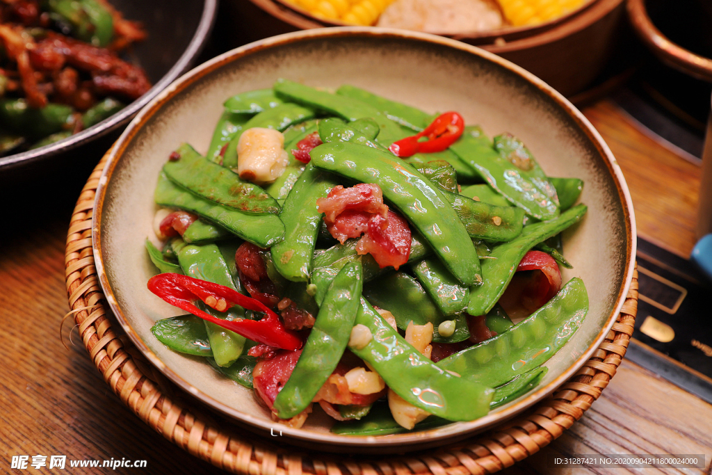 豆荚炒肉