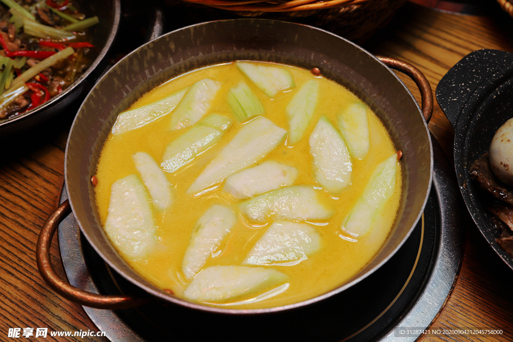 土家手掰柴火豆腐汤