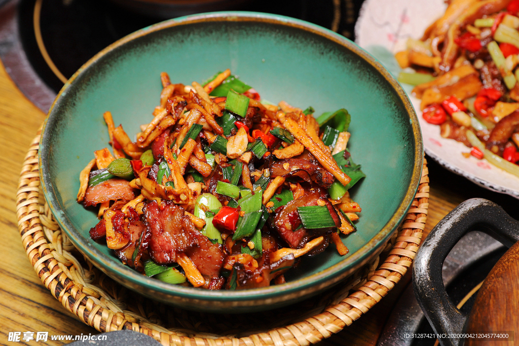 土萝卜干炒腊肉