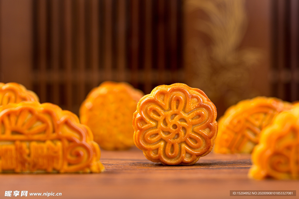 传统风格拍摄中秋节月饼