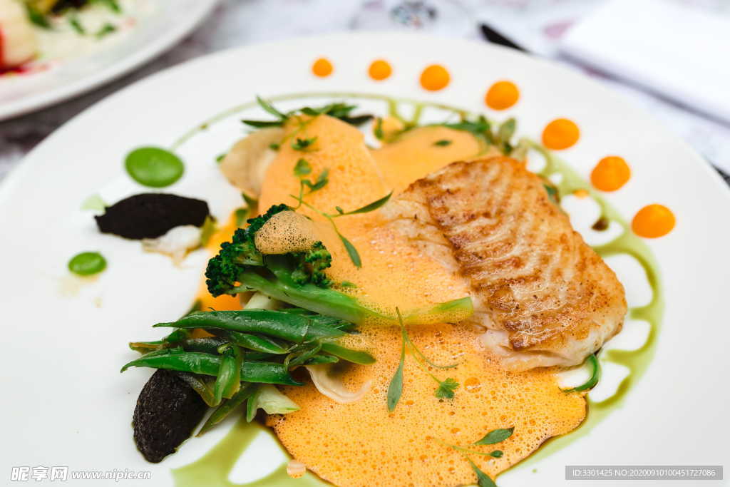 香煎三文鱼图片