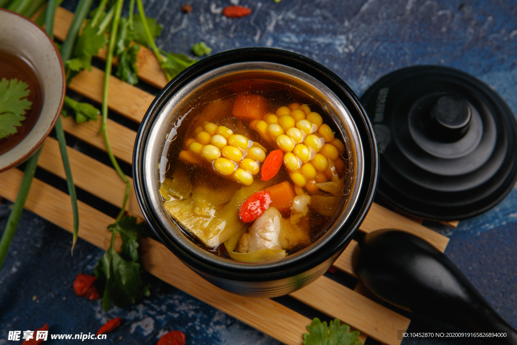 霸皇花炖排骨汤