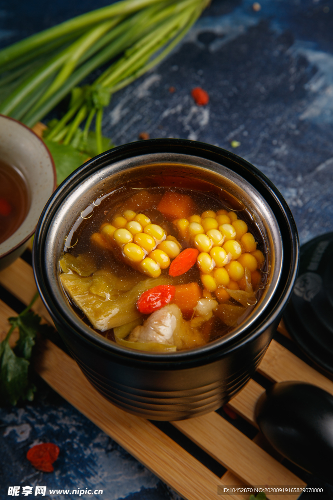 霸皇花炖排骨汤