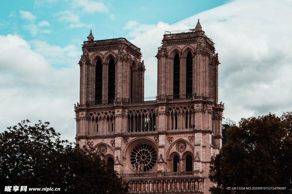 巴黎圣母院