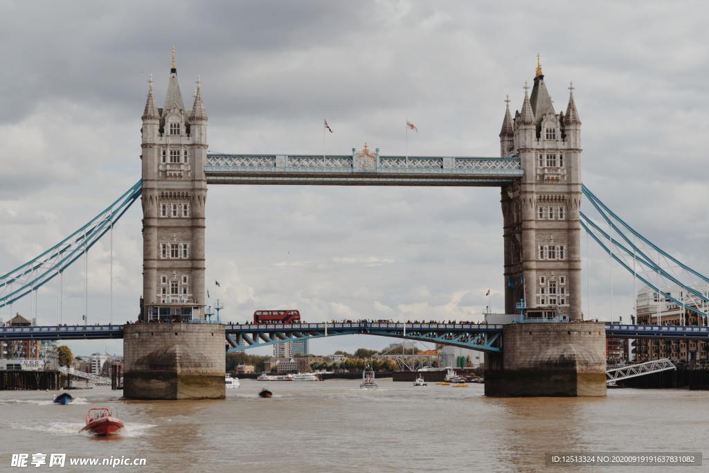 伦敦塔桥
