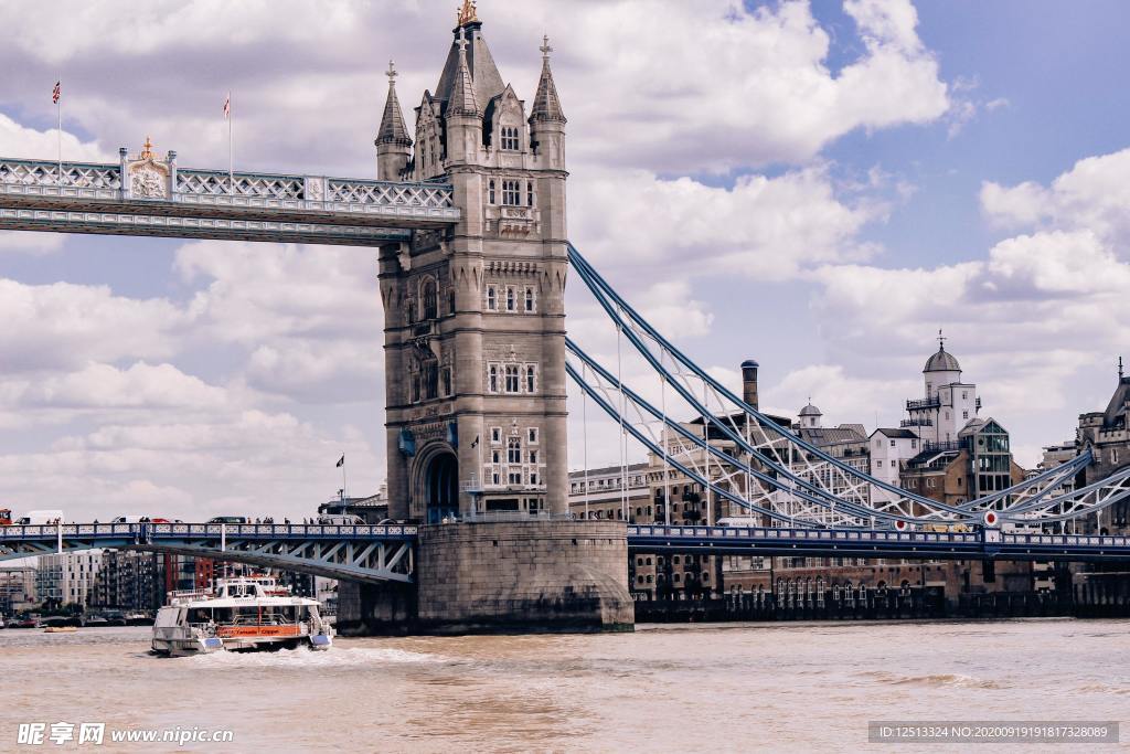 伦敦塔桥