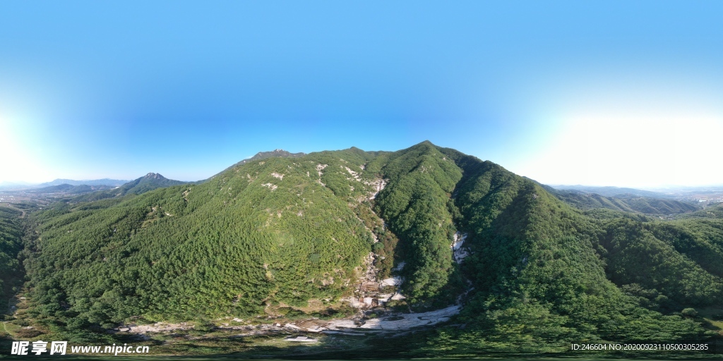 大连歇马山四道瀑全景图