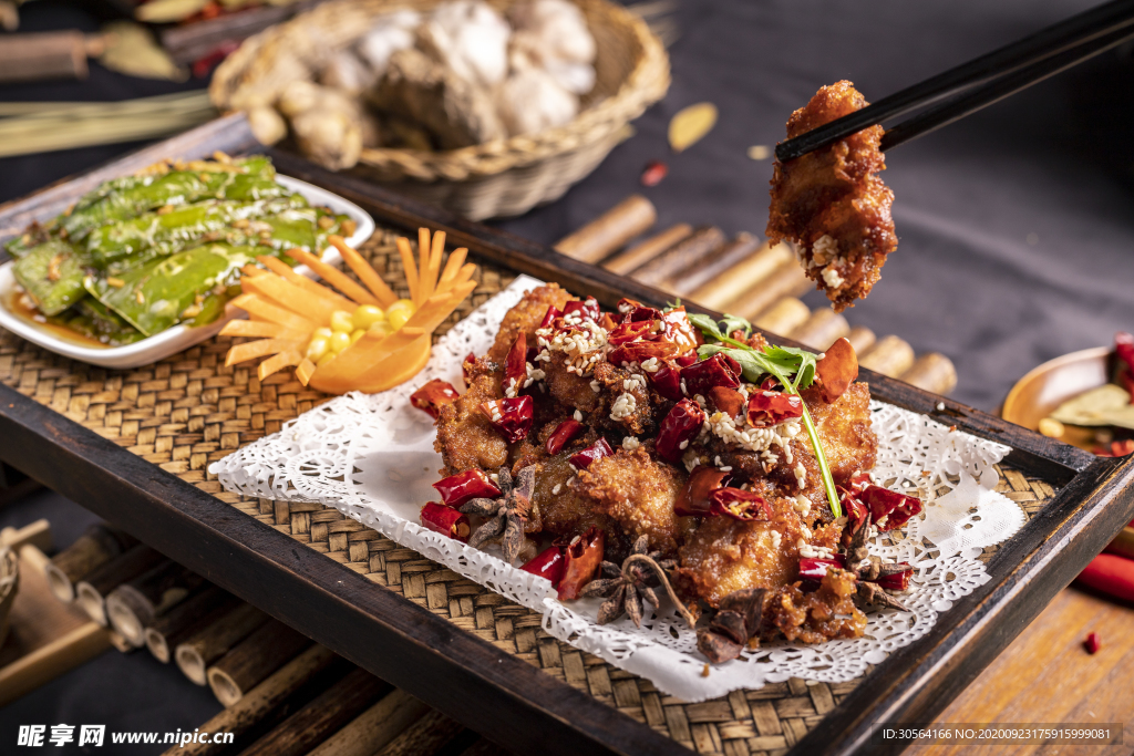 辣子鸡块美食食材宣传背景素材