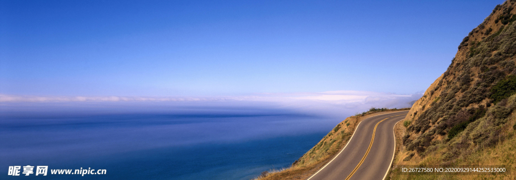 蓝天白云  湖泊  草原牧场