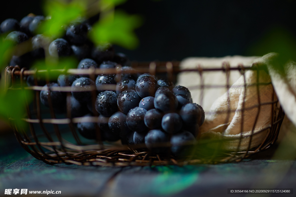 葡萄水果新鲜活动海报素材