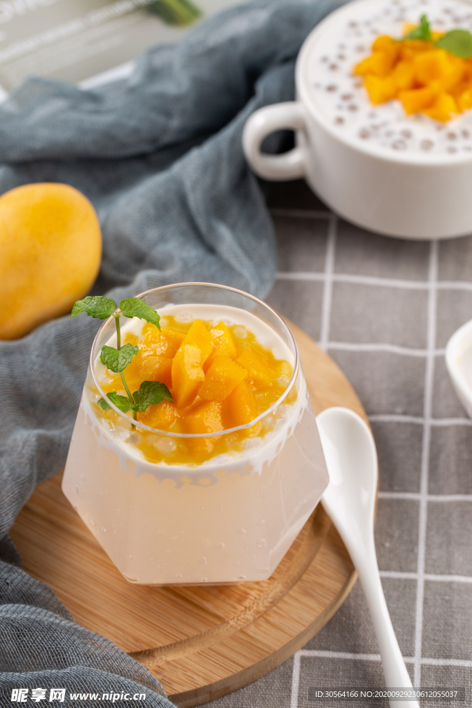 芒果布丁水果酸奶背景海报素材