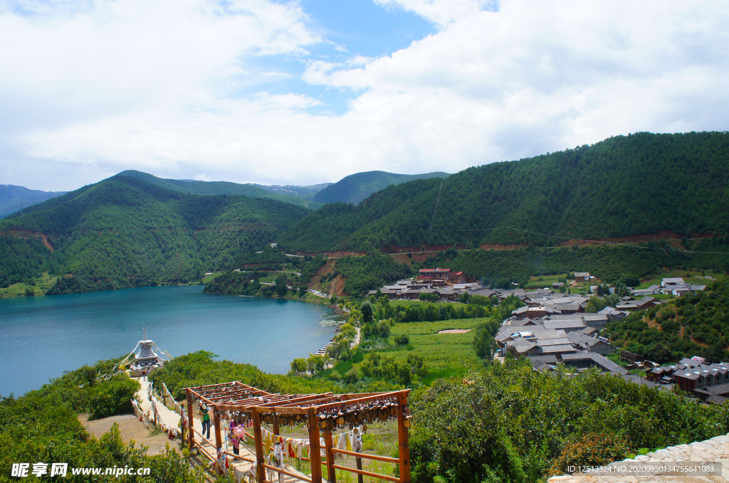 泸沽湖
