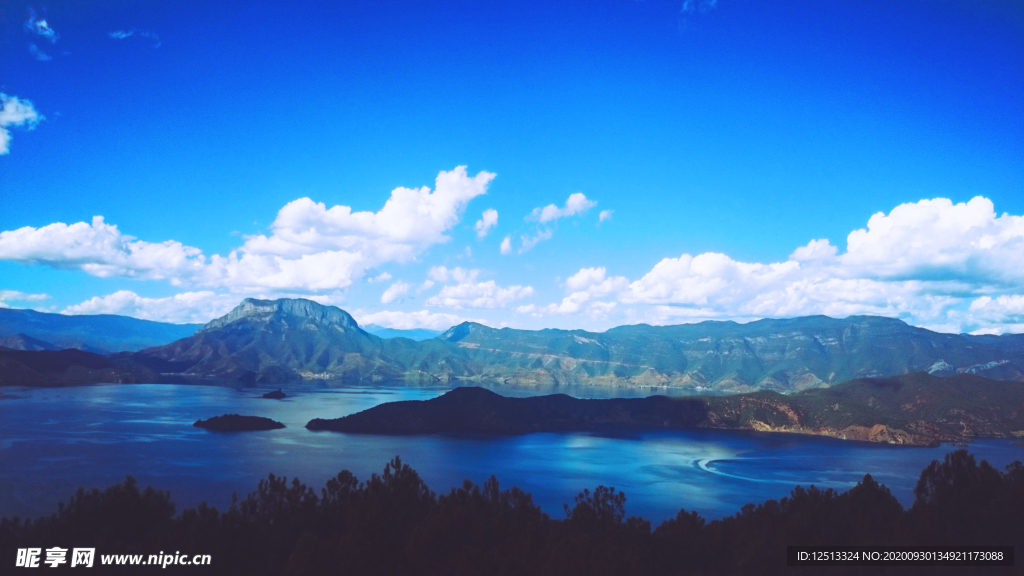 泸沽湖