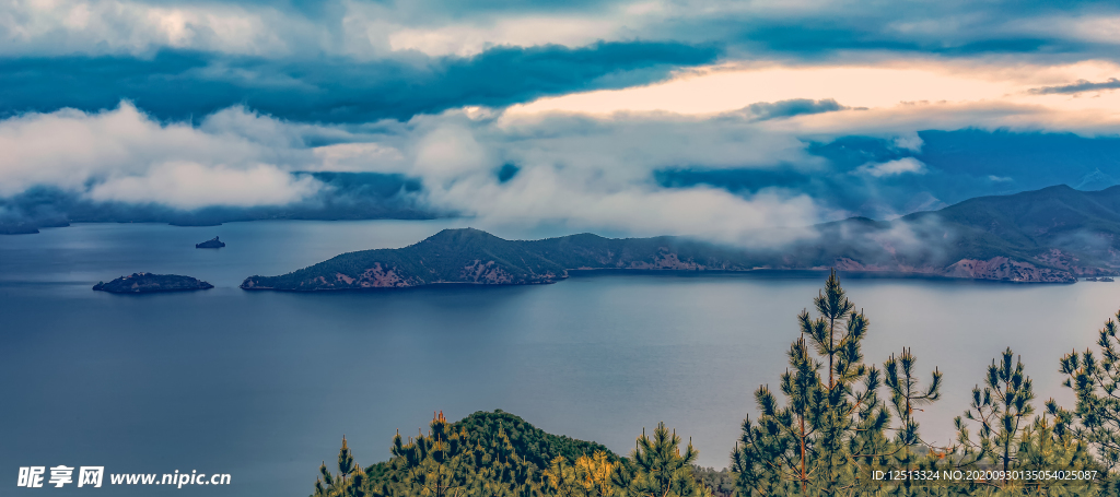 泸沽湖