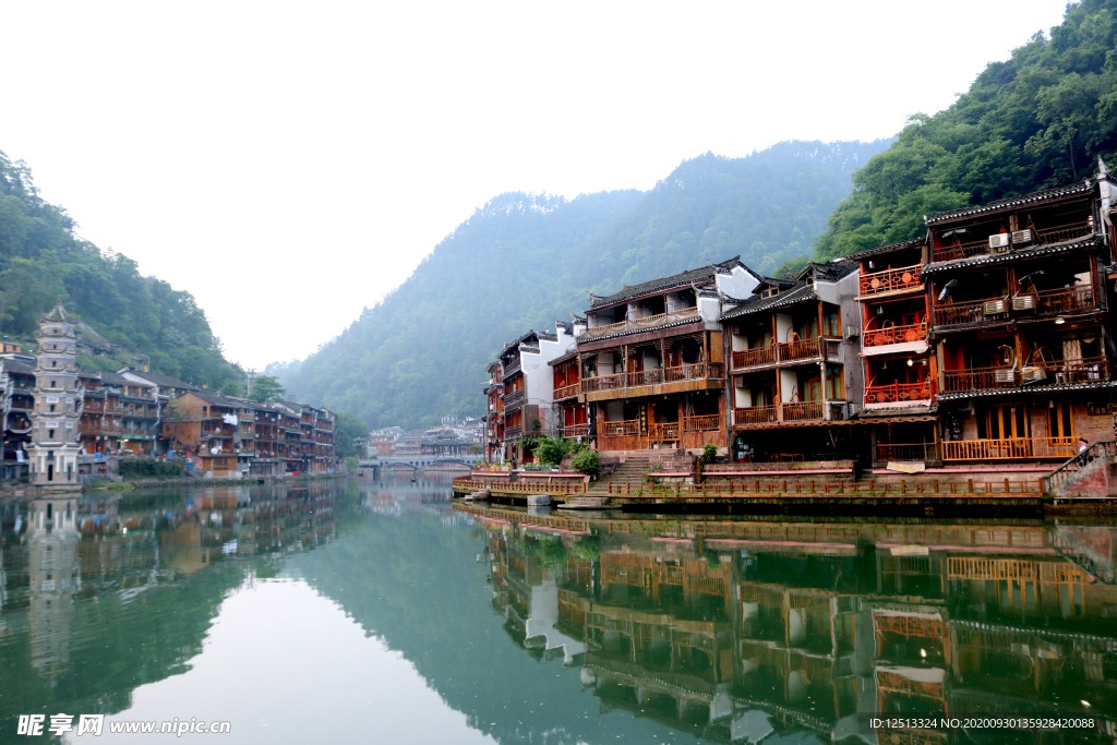 凤凰古城