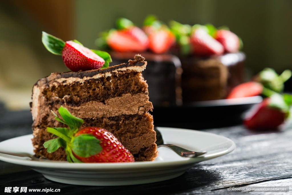 草莓蛋糕美食零食背景海报素材