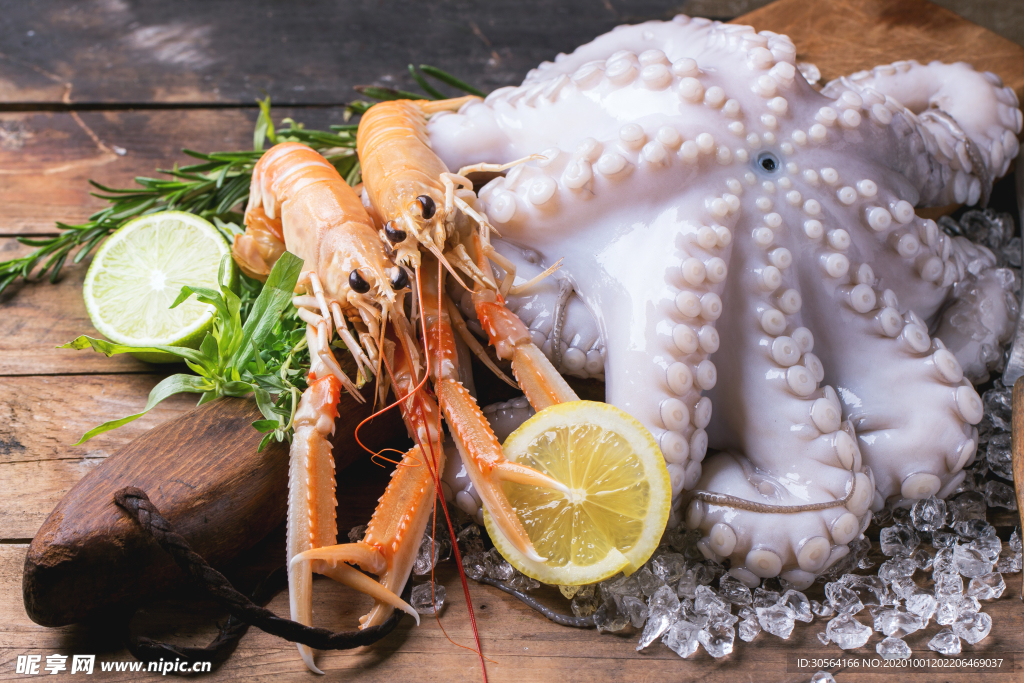 海鲜大虾鱿鱼美食背景海报素材