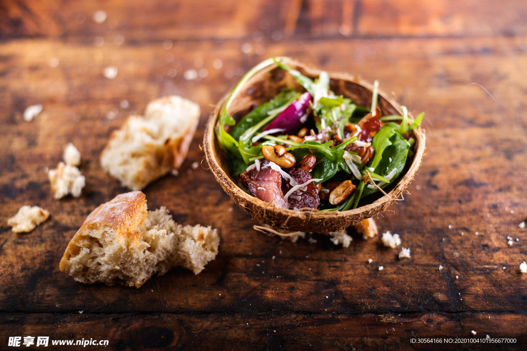 腊肉炒片美食背景海报素材