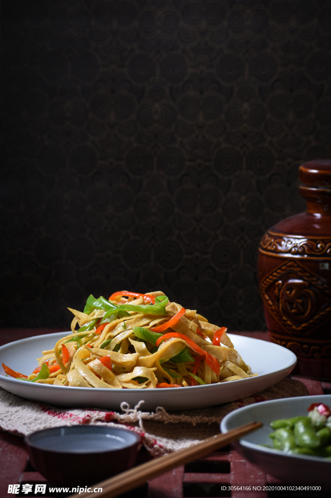 青椒炒豆腐干背景海报素材