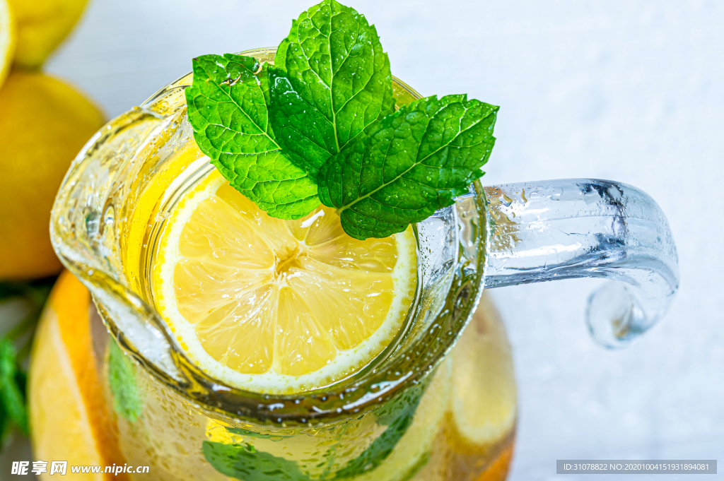 夏日冷饮柠檬薄荷水