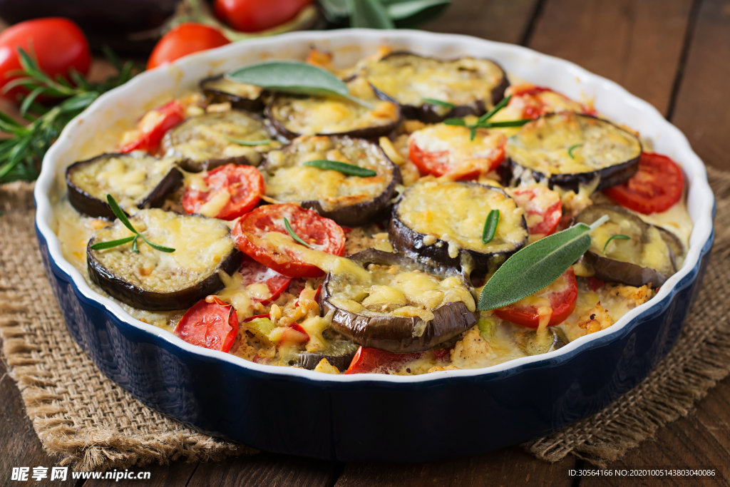 油焖茄子美食食材背景海报素材